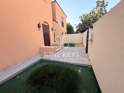 Charming 2BD+Maid Villa in Amarantha 1, Villanova; Space, Comfort & Style!