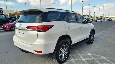 2022 Toyota FORTUNER — фото 6