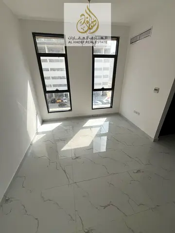 للإيجار السنوي – غرفة وصالة في عجمان (منطقة العامرة) ✨🏢  فرصة مميزة للسكن في شقة غرفة وصالة في منطقة العامرة – عجمان، تتميز بموقع استراتيجي قريب من ج