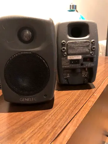 Selling a legendary studio monitoring setup. Perfect for home studios, video editing, or high-end de