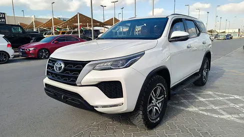 2022 Toyota FORTUNER — фото 2