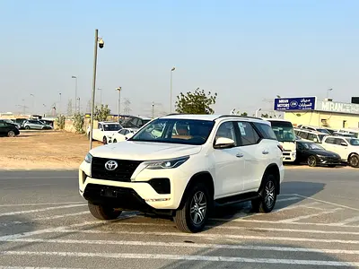 2022 Toyota FORTUNER 照片 3