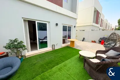 Single Row | 4 Bedrooms | Upgraded Kitchen