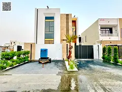For sale: 3-story villa with an excellent yard and large courtyard. Registration fees included. Easy