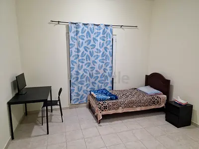 Single bed space in Twin Sharing Master bed Room