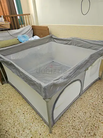 Portable play pen and play mat