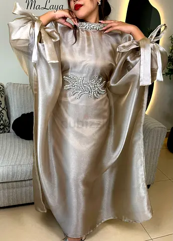 Malaya fashion for modern woman’s wear.. elegance in every detail 🌸