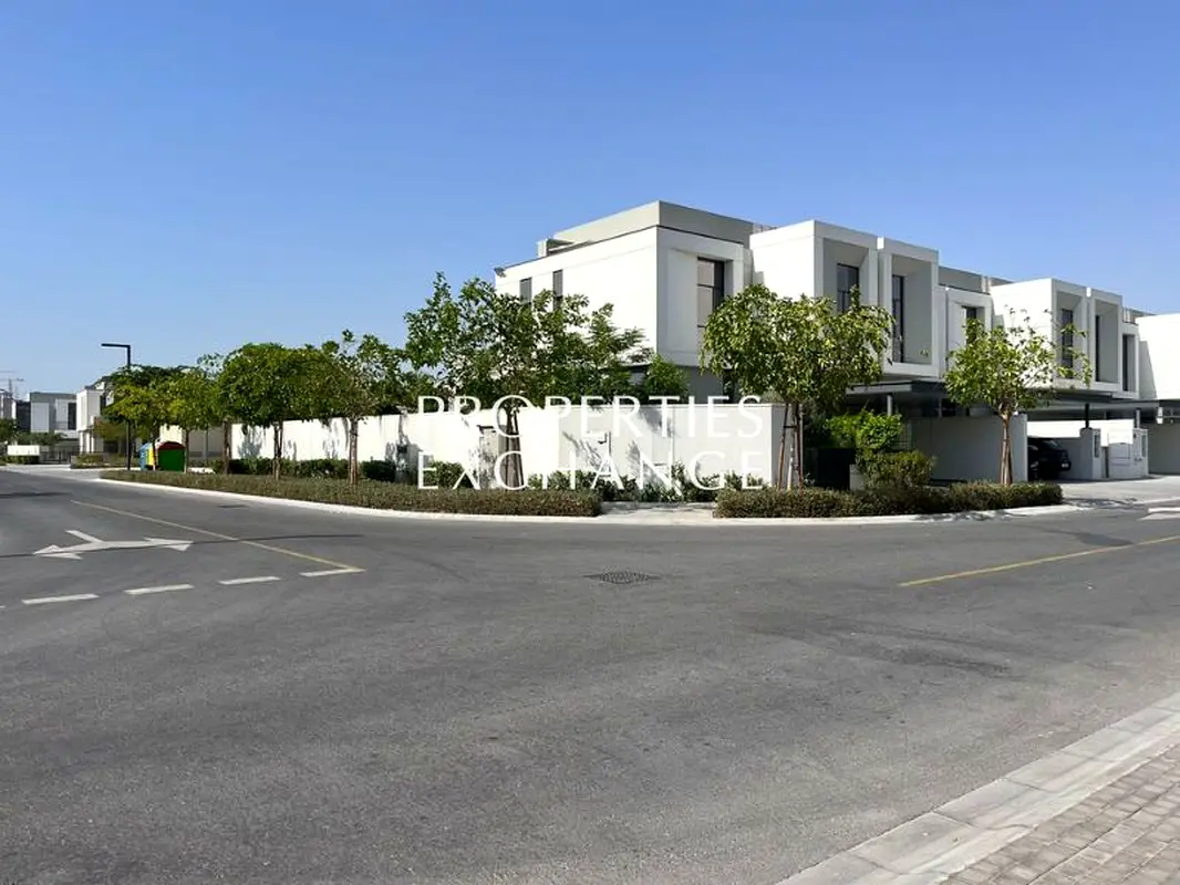 4BR | CORNER PLOT | NEAR TO AMENITIES | MORTGAGE POSSIBLE
