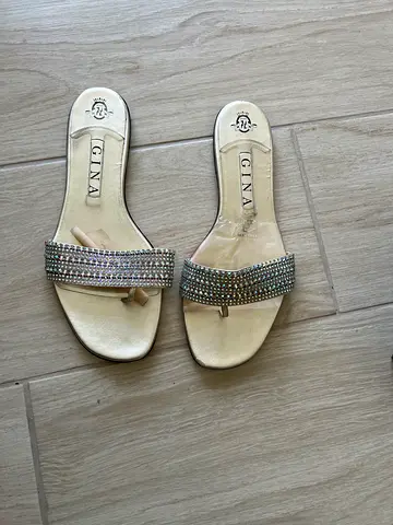 Stylish Flat Gina Sandals with Sparkling Accents