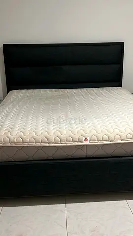 سرير خشب
