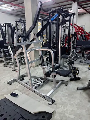 Hammer Strength, ISO-Lateral Wide Pull Down - AED 7000