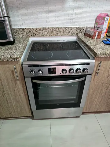 Hoover Electric Cooker 60x60cm with oven very good condition