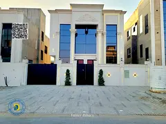 For sale: Modern 5-bedroom villa with a roof , including registration fees, in Al Helio 2, Freehold