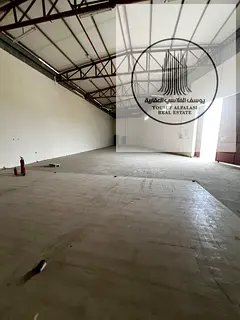 Warehouse on the main street, 4000 feet, 18 kW electricity, price 170,000