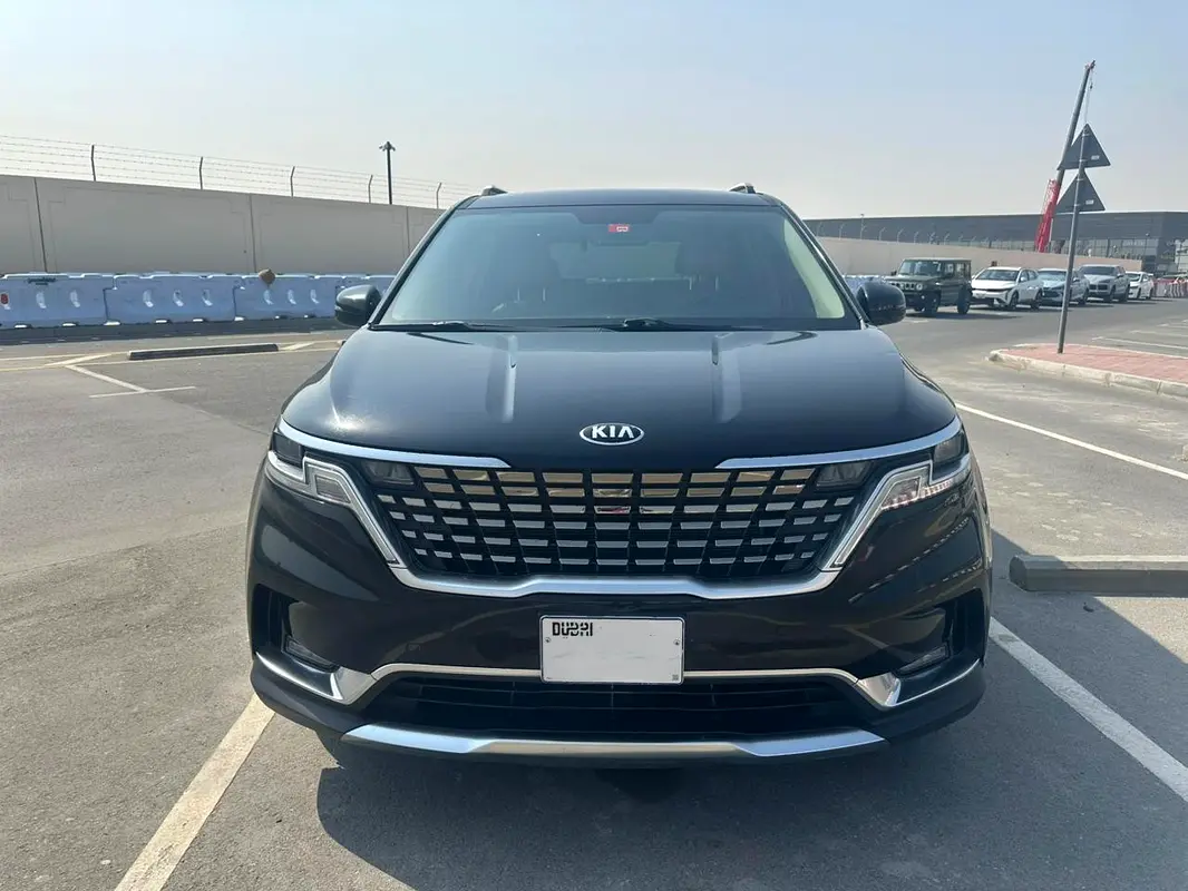 Kia Carnival 2021 — photo 1 of 14