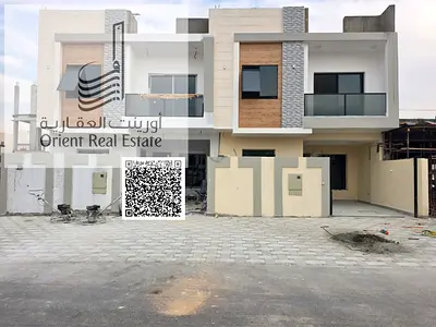 تاون هاوس للبيع في عجمان الحليو 2 تملك حر للجميع التاون هاوس من طابق أرضي + طابق أول (G+1)، ويشمل مجلس، صالة، 5 غرف نوم ماستر مع خزائن، ومطبخ كبير.