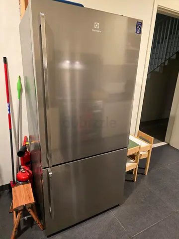 Electrolux 529L Net Capacity Inverter Compressor Bottom Freezer Fridge Arctic Silver Steel FREE DELI