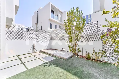 Duplex Townhouse | Spacious | Vacant | Study Room