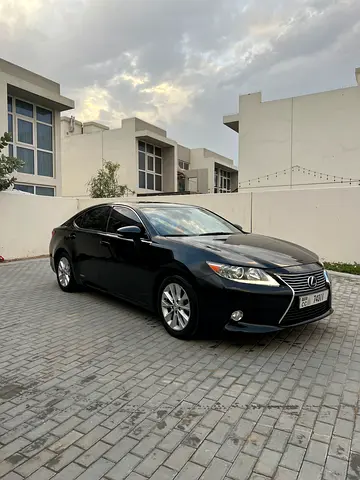 Lexus ES 300h 2013 - Korean Specs - Excellent Condition