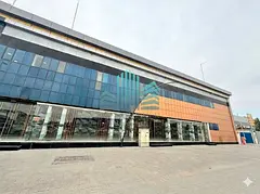 ROAD FACING &amp; HIGH VISIBILITY | WELL MAINTAINED AND WITH OFFICES