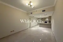 Lake View | Upgraded 1 bed | Vacant Unit