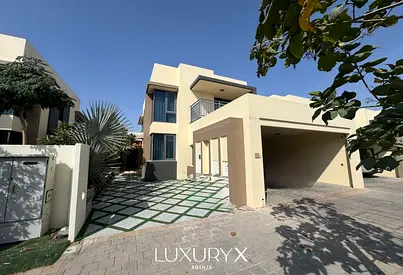 Green Belt | Extended Living Room and Entrance