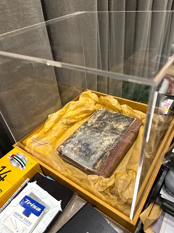 Antique Historical Quran more than 100 years old Displaying in box.Something one of kind Georgia lan