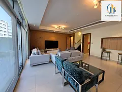 WITH POOL! LUXURIOUS VILLA! UNFURNISHED