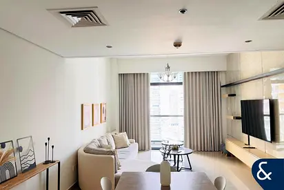 1 Bed | Upgraded | | Lake View | Balcony