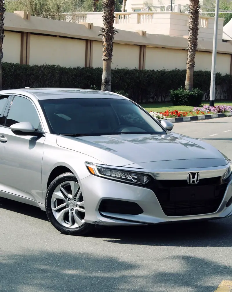 Honda Accord 2018 — photo 1 of 15