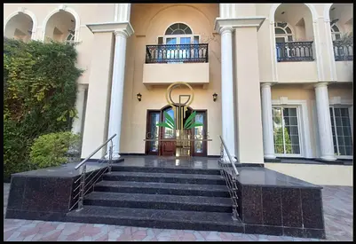 MASSIVE LUXURIOUS VILLA | PRIVATE POOL | PRIVATE GARDEN