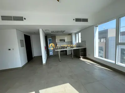 SPACIOUS 1BR Apartment with Closed Kitchen & Balcony for Rent in JVC