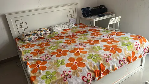 King size bed and cot