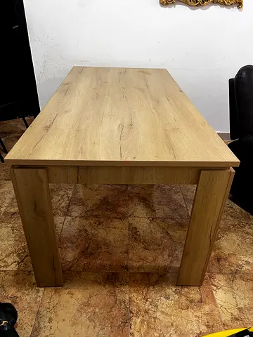 8 Seater Dining Table – Good Condition (2 Chairs Free)