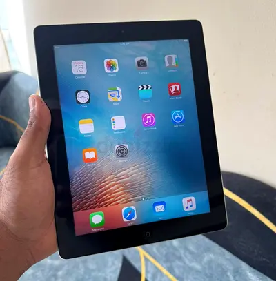 Apple iPad 4th Gen – 16GB – 9.7” Retina Display – Wi-Fi – Good Condition