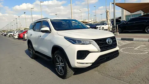 2022 Toyota FORTUNER — фото 3