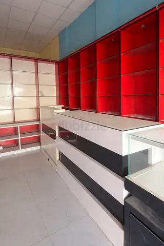 Stylish Retail Display Cabinet