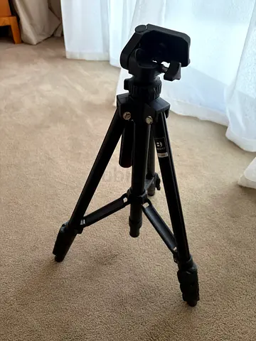 Sturdy Tripod for Cameras and Camcorders