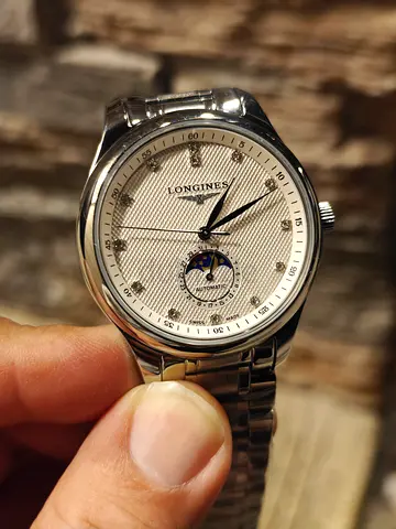 Men watch longines