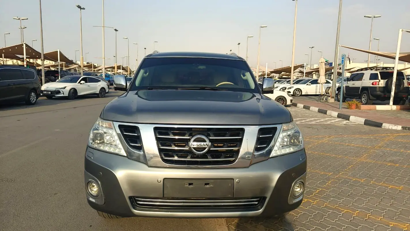 Nissan Patrol 2016 — photo 1 of 15
