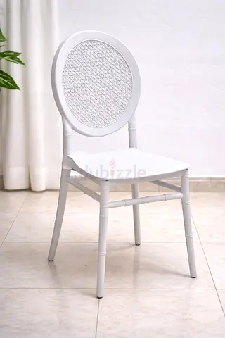 White Oval Back Dining Chair – Modern Plastic Indoor  Outdoor Chair