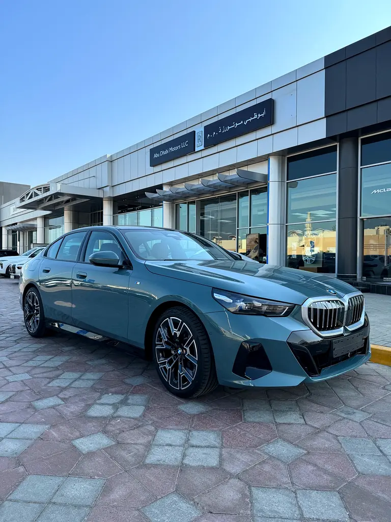BMW 5-Series 2026 — photo 1 of 9