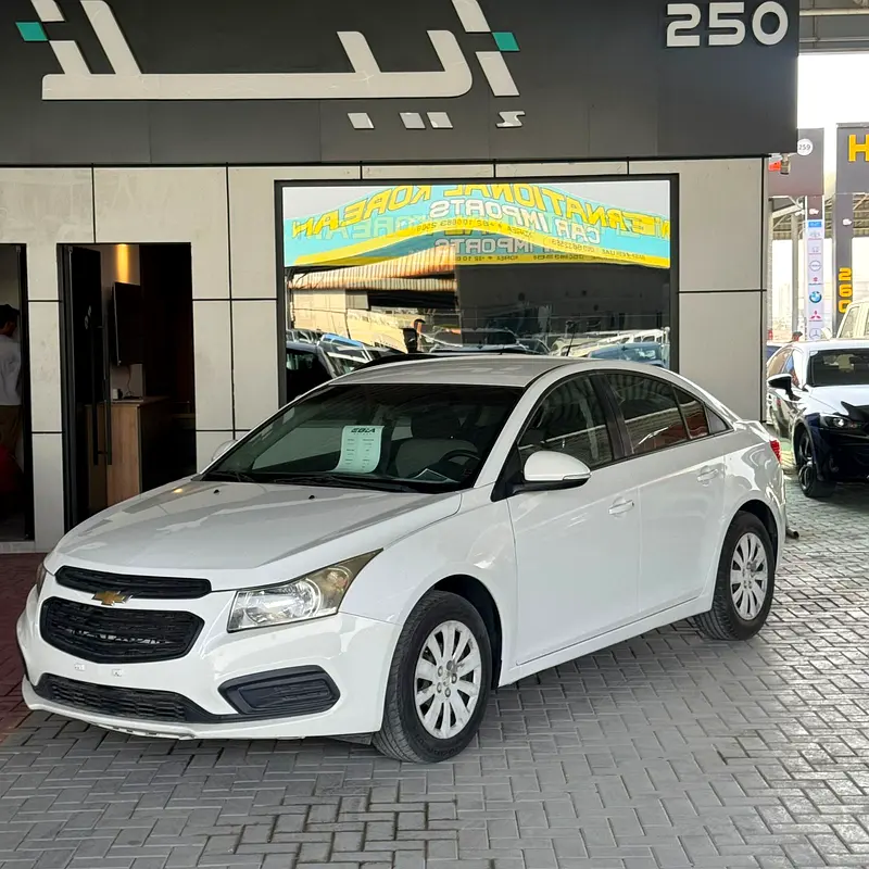 Chevrolet Cruze 2017 — photo 1 of 8