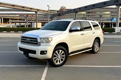 Toyota Service History / 2 Keys | Toyota Sequoia 5.7L V8 2011 GCC Specifications ( Single Owner )