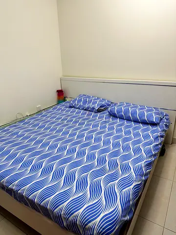 Comfortable heavy duty white glossy Double Bed with Mattress