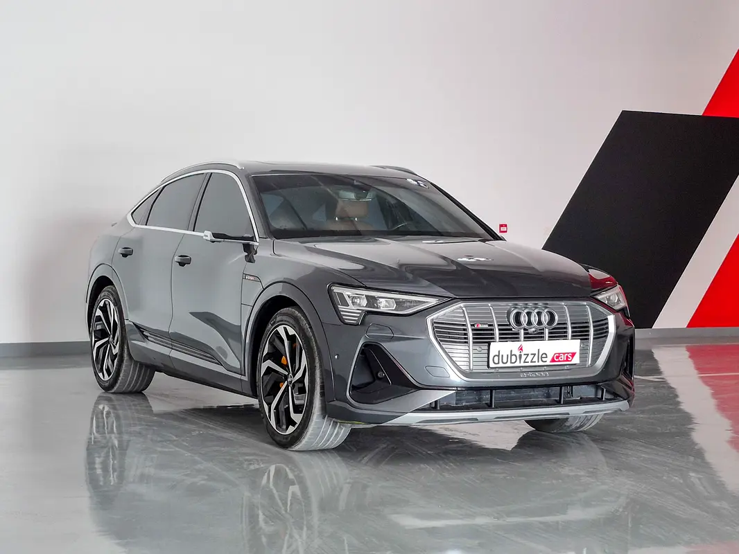 Audi e-tron 2020 — photo 1 of 15