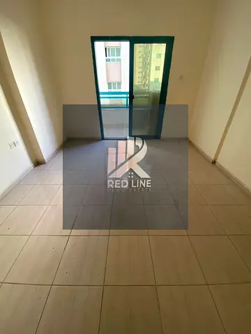 شقه غرفتين وصاله للإيجار بالقاسميه (الشارقه) مع بلكونه بإطلاله مفتوحه وبسعر مميز