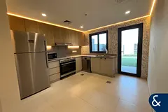 Fully Upgraded | Single Row | Landscaped