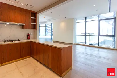 Tenanted | Downtown most spacious layout
