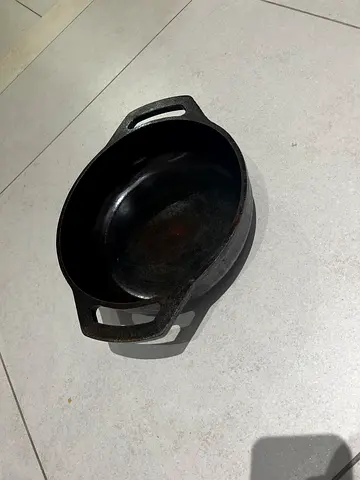 Cast iron dual handle skillet seasoned 9 inch